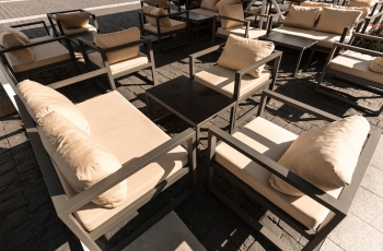 WHO HIT JOHN baras, Vilnius